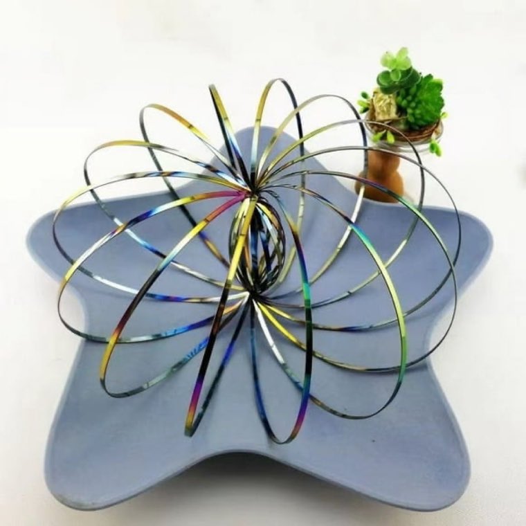 Flow Ring kinetic bracelet